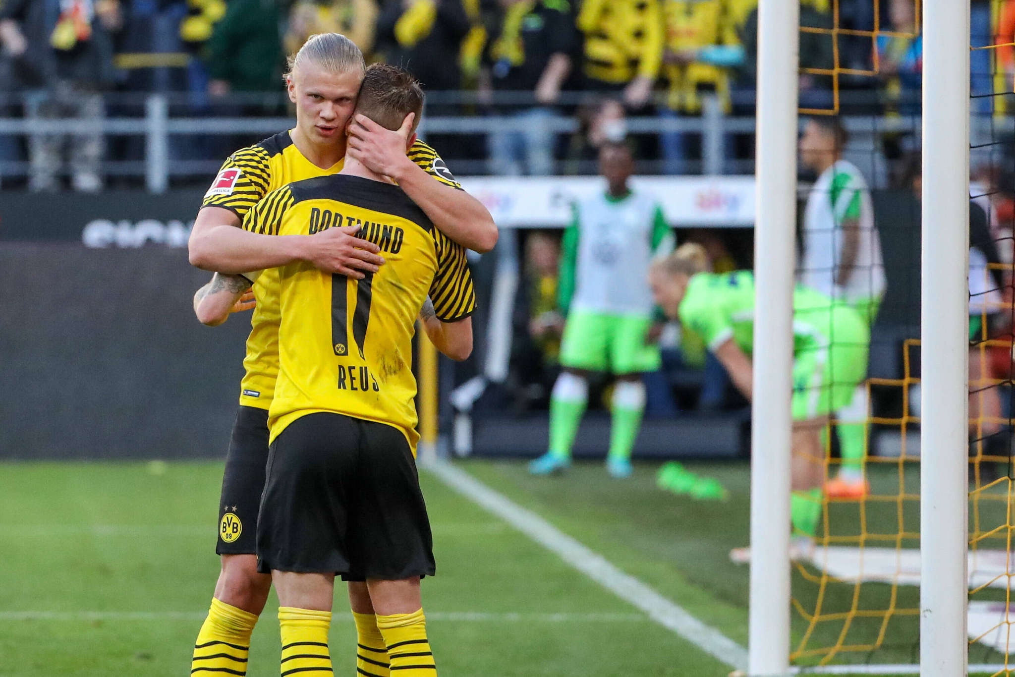 法国杯赛程吃紧，多特蒙德今晚伤情更新，赛场秩序良好，轮换策略成焦点(国冠杯曼城对多特蒙德)-米兰棋牌平台