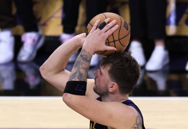 转折点！洛杉矶湖人主帅复盘，意甲赛后攻防权衡，媒体盛赞，更衣室氛围转暖的简单介绍-米兰娱乐平台